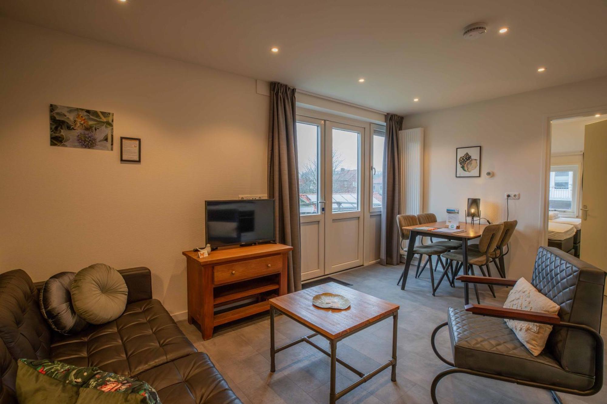 Ferienwohnung De Vlindertuin Nes  Zimmer foto