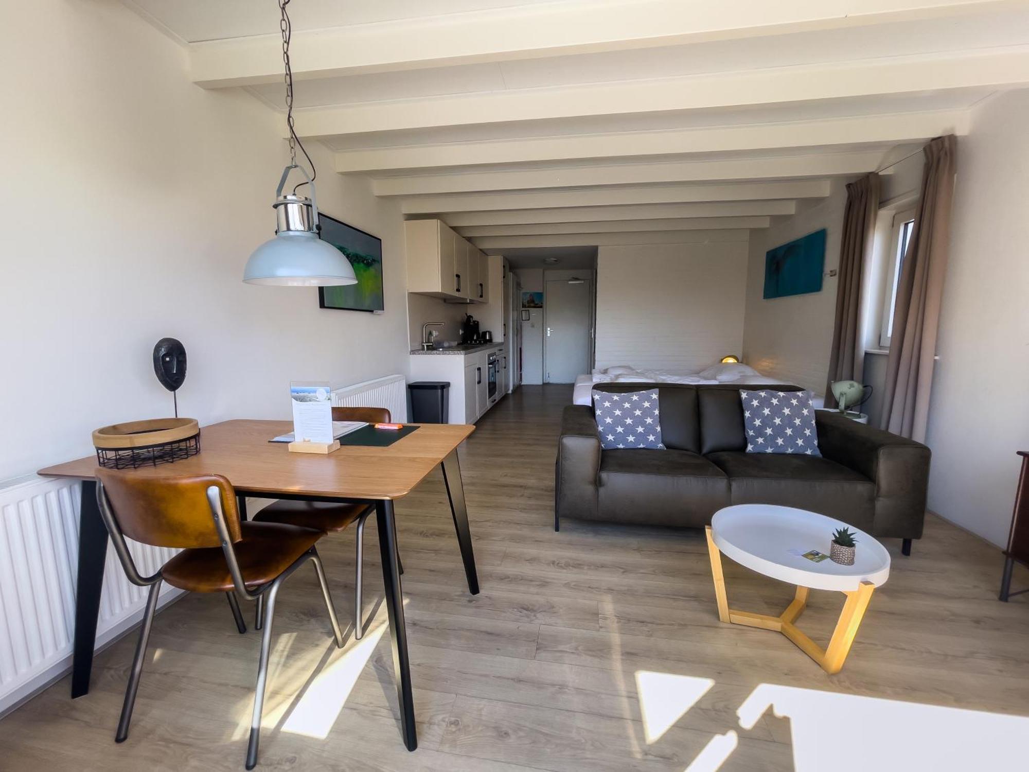 Ferienwohnung De Vlindertuin Nes  Zimmer foto