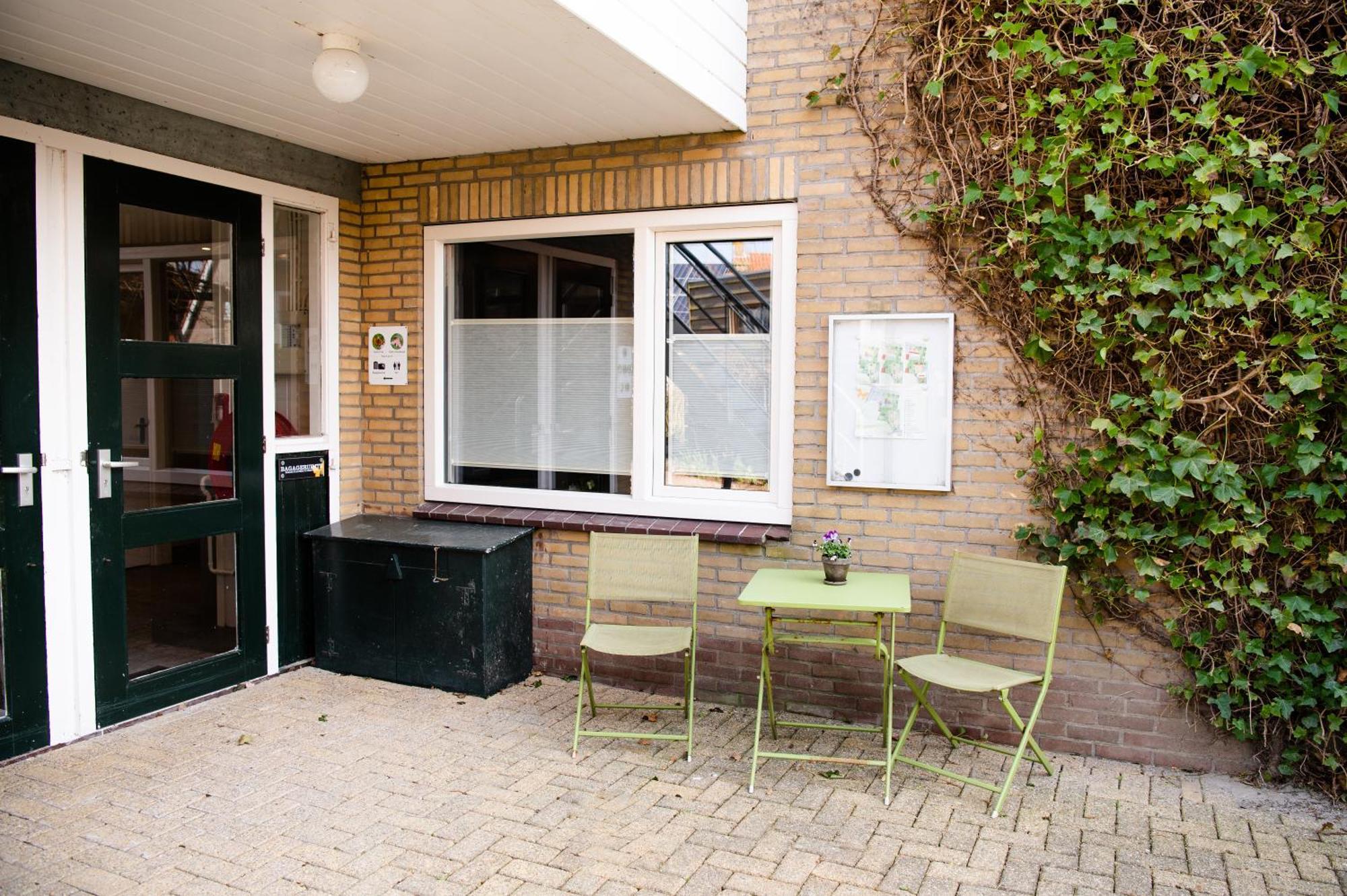 Ferienwohnung De Vlindertuin Nes  Zimmer foto