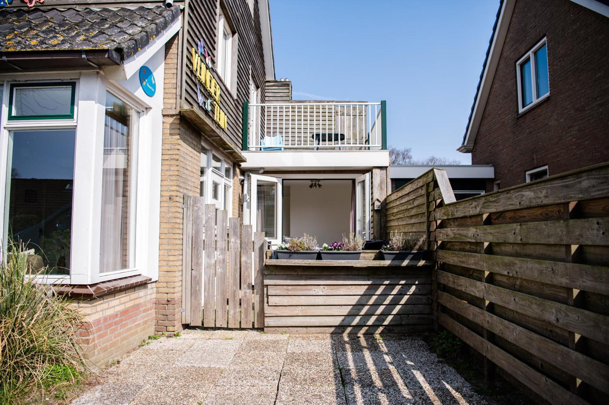 Ferienwohnung De Vlindertuin Nes  Zimmer foto