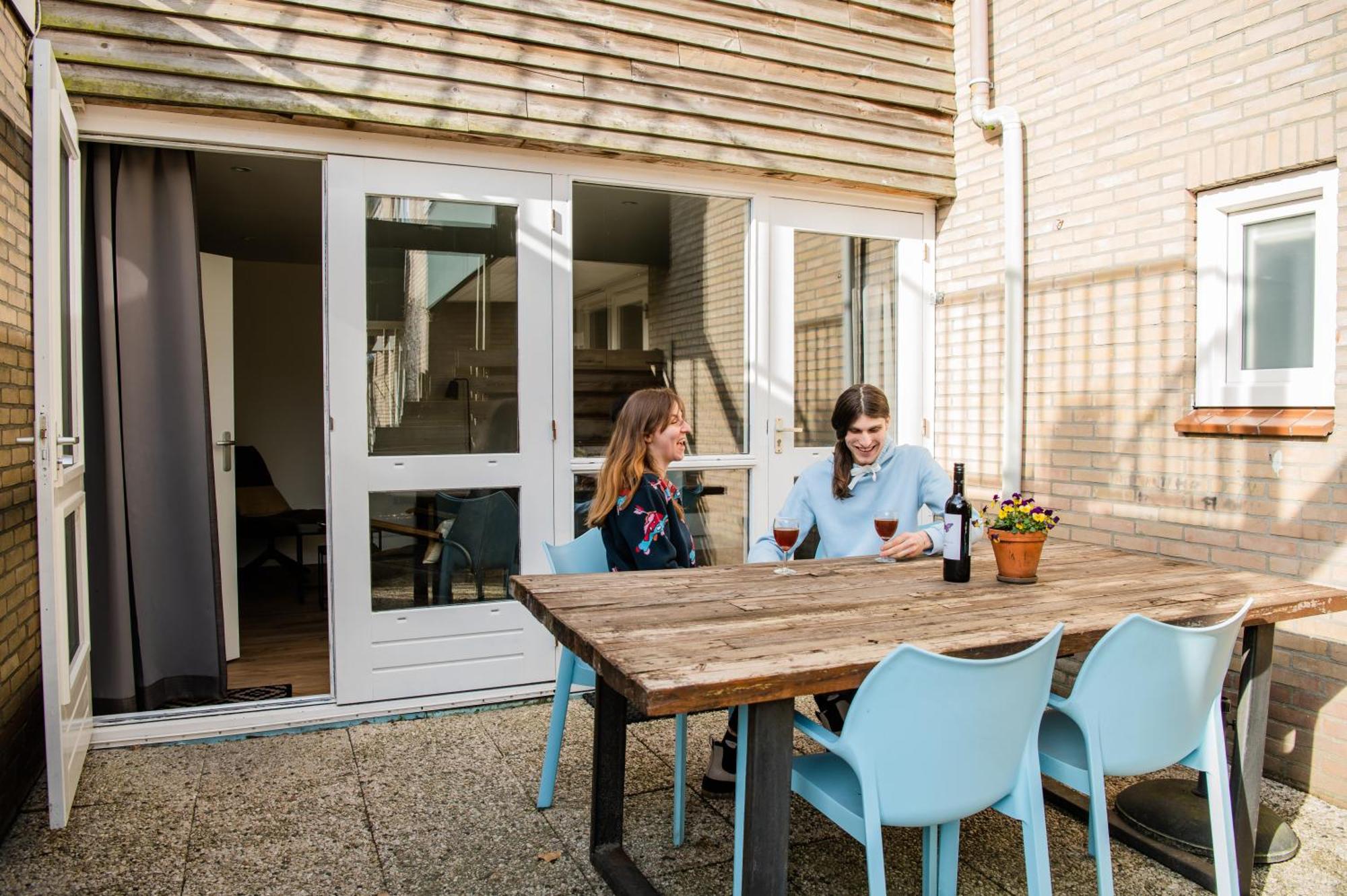 Ferienwohnung De Vlindertuin Nes  Zimmer foto