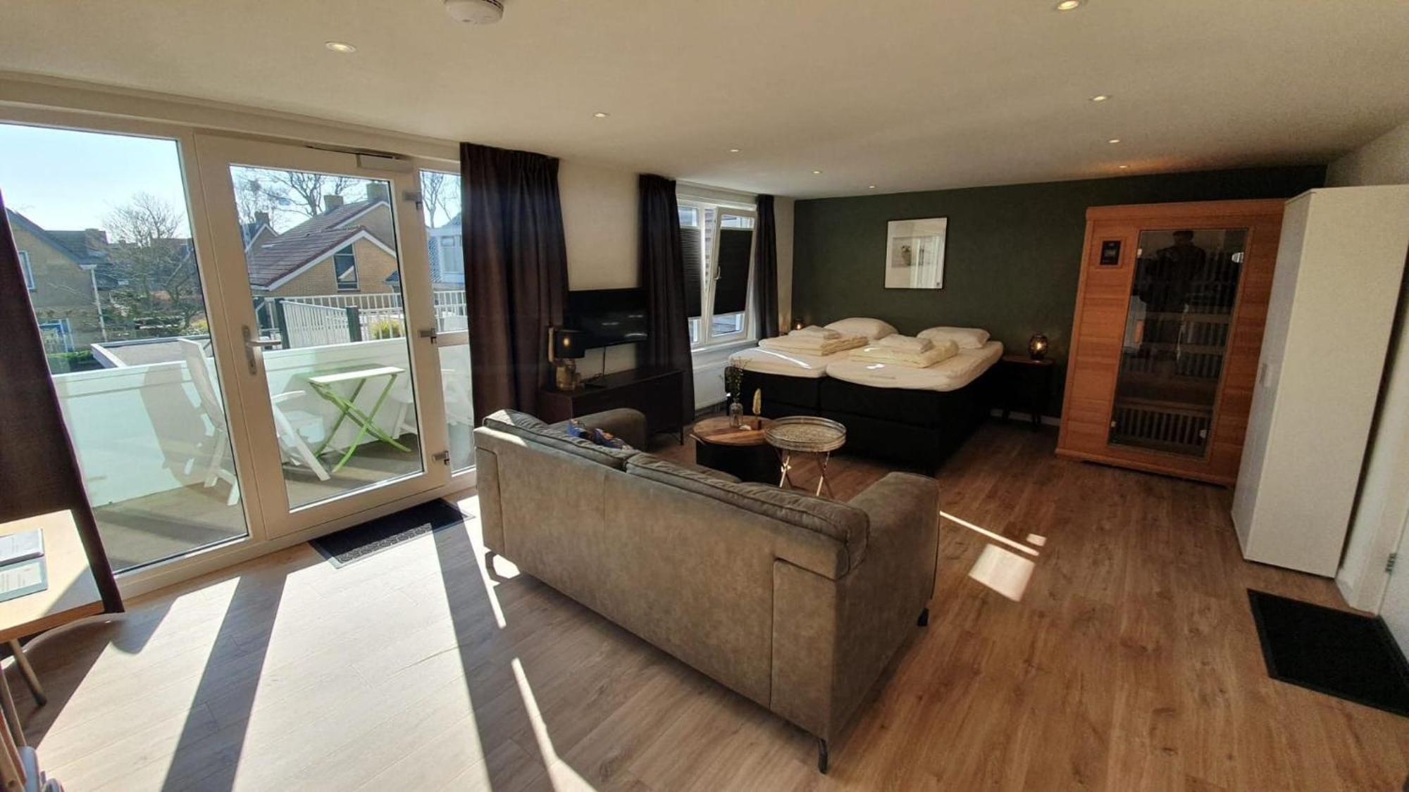 Ferienwohnung De Vlindertuin Nes  Zimmer foto